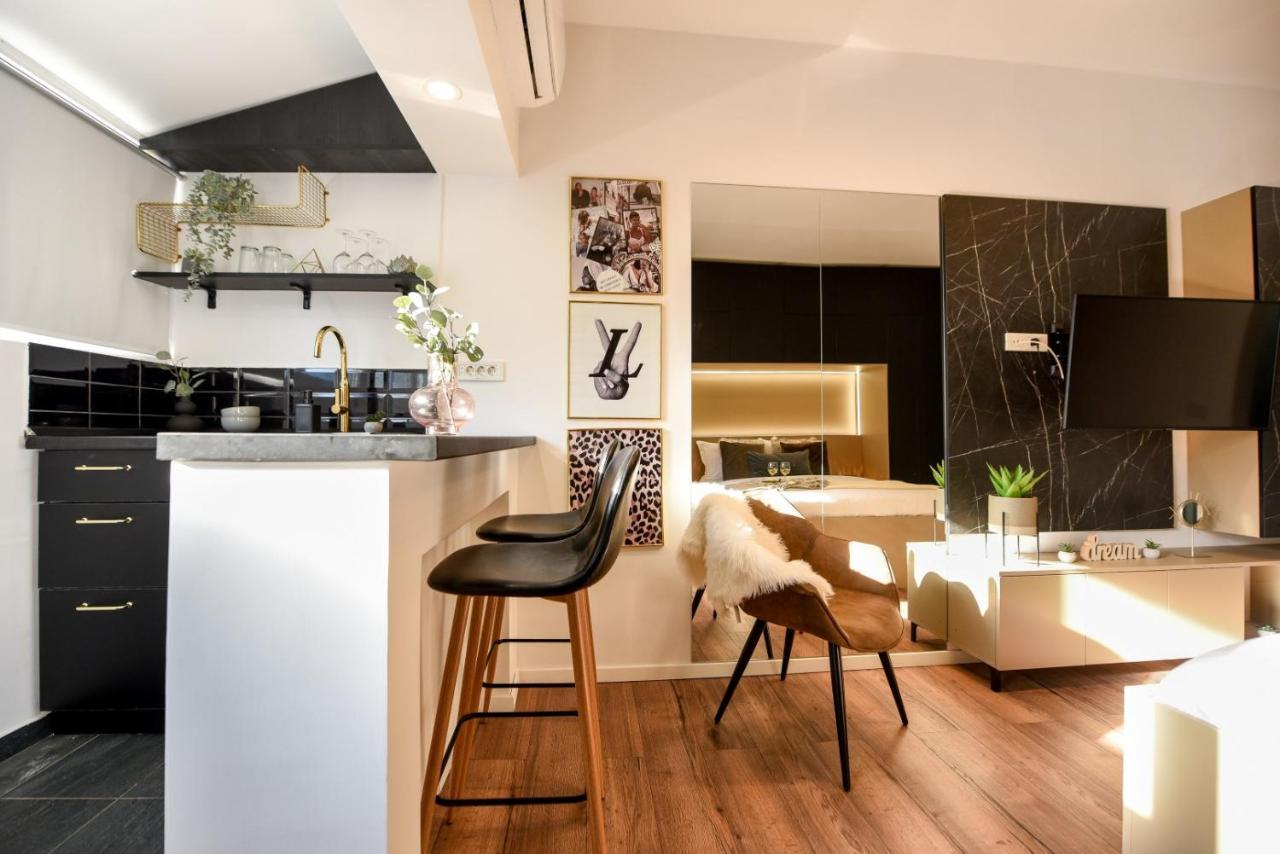 Calea Victoriei Modern Studio - Escape In The City Center Bucharest Exterior photo