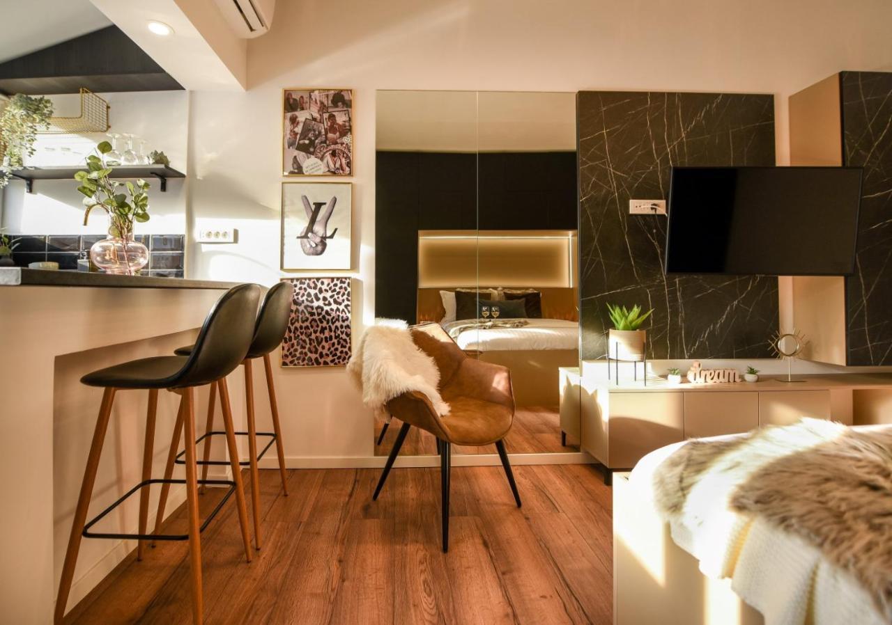 Calea Victoriei Modern Studio - Escape In The City Center Bucharest Exterior photo